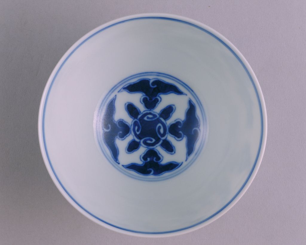 图片[2]-Blue and white bowl with pine, bamboo and plum patterns-China Archive